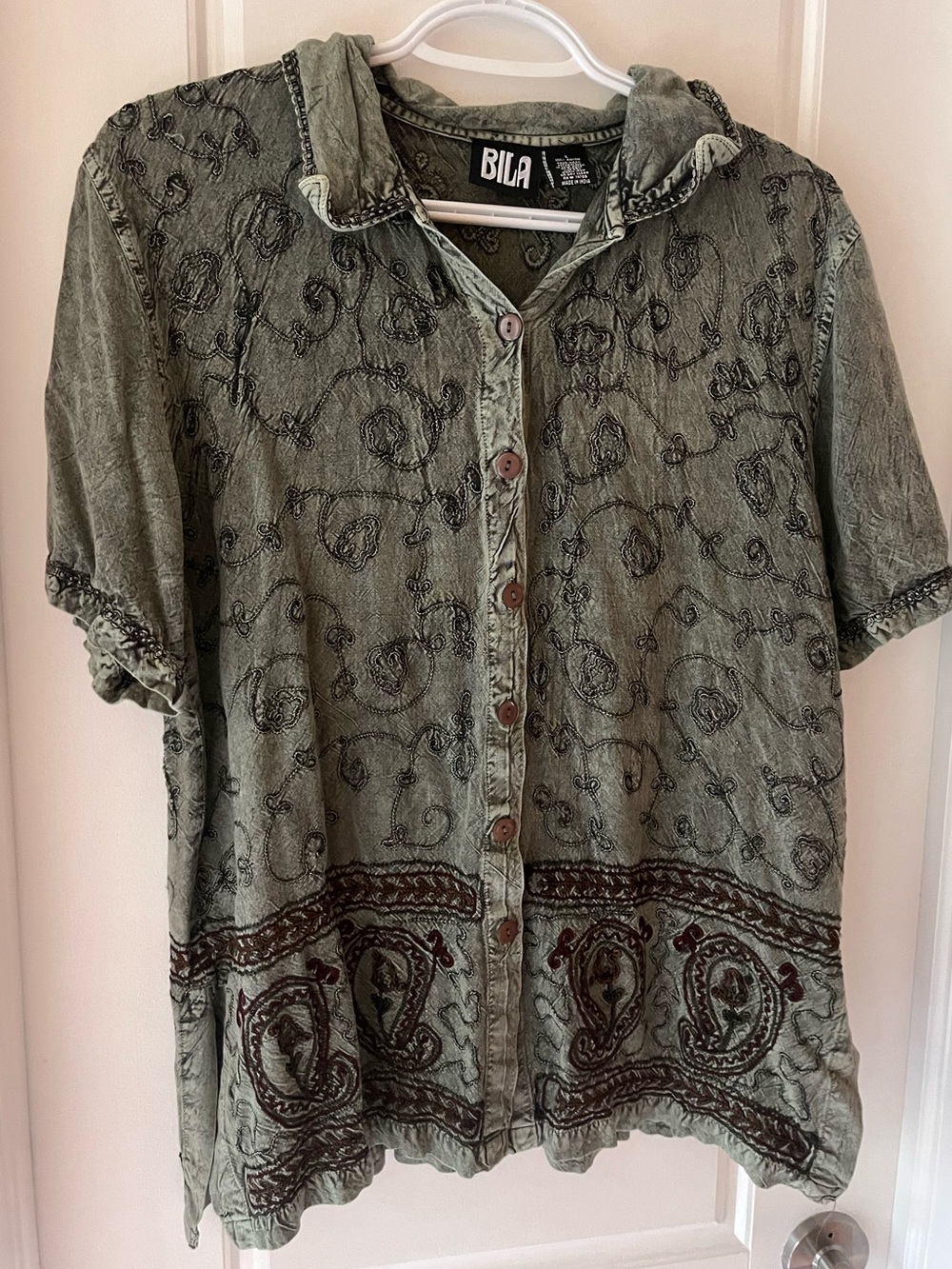 Bila Vintage Boho Green Embroidered Button Down Shirt Earthy